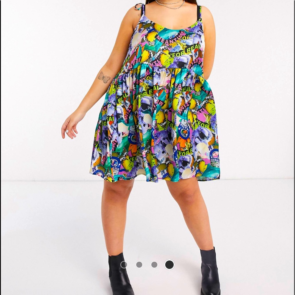 COLLUSION Plus meantime butterfly print
mini smock dress